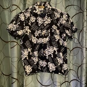 Floral/ Hawaiian shirt boys size large